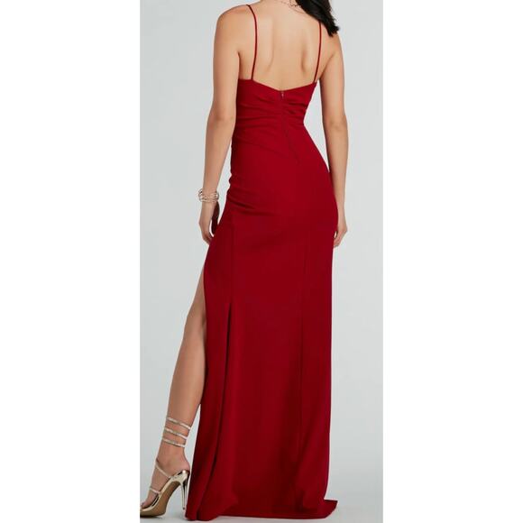 Windsor medium maxi wine burgundy side slit formal NWOT - Picture 2 of 11